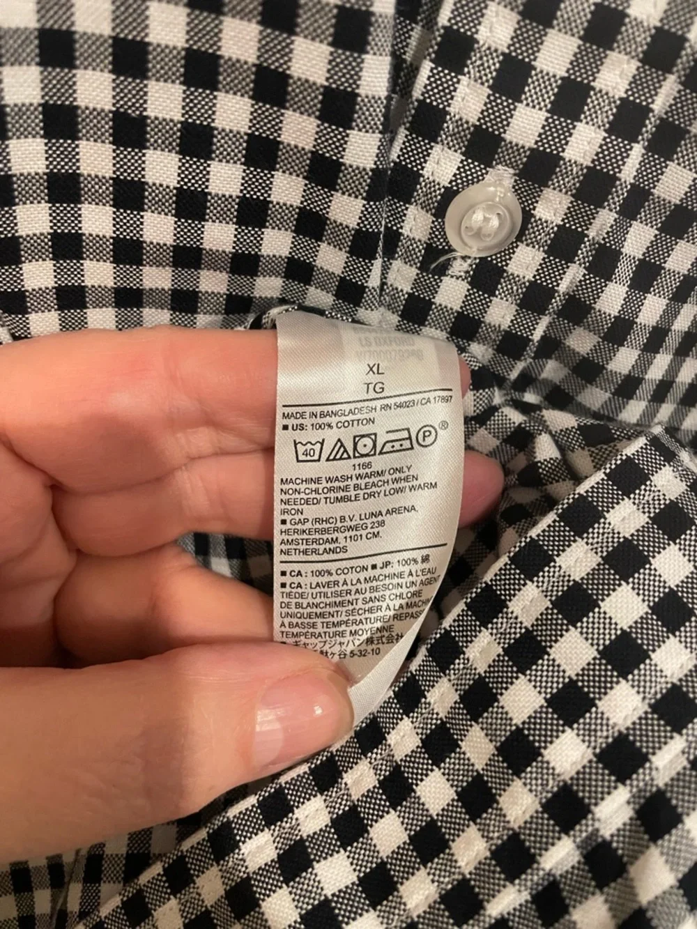 Banana Republic Black & White Gingham Button-Down Untucked Shirt